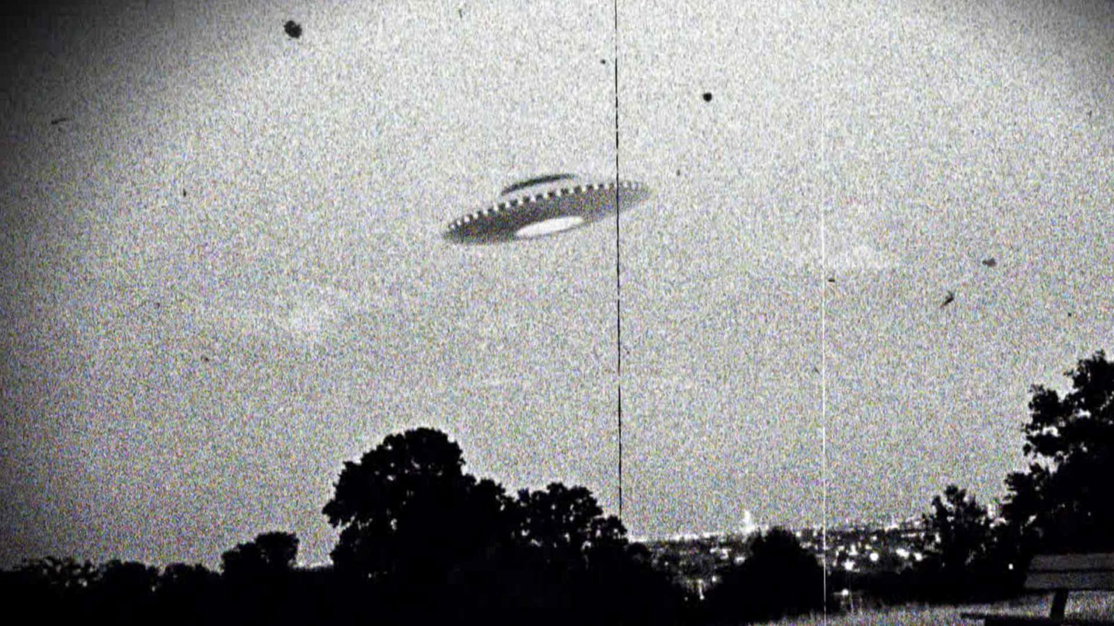 Archivo Desclasificado: Senador de EE.UU. observó varios OVNIs en 1954