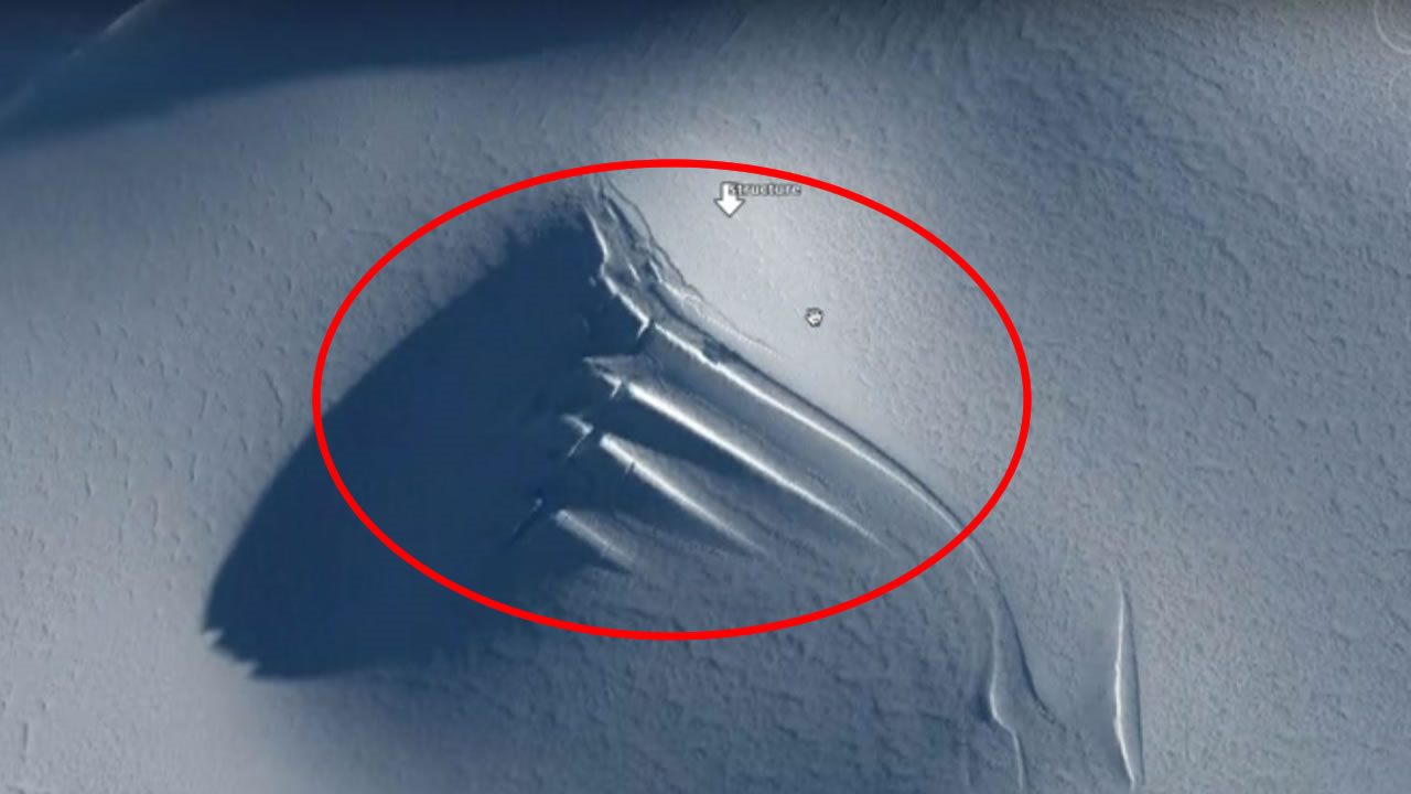 Polémica en la Red: ¿Cazadores de ovnis han encontrado una antena gigante en la Antártida? (Video)