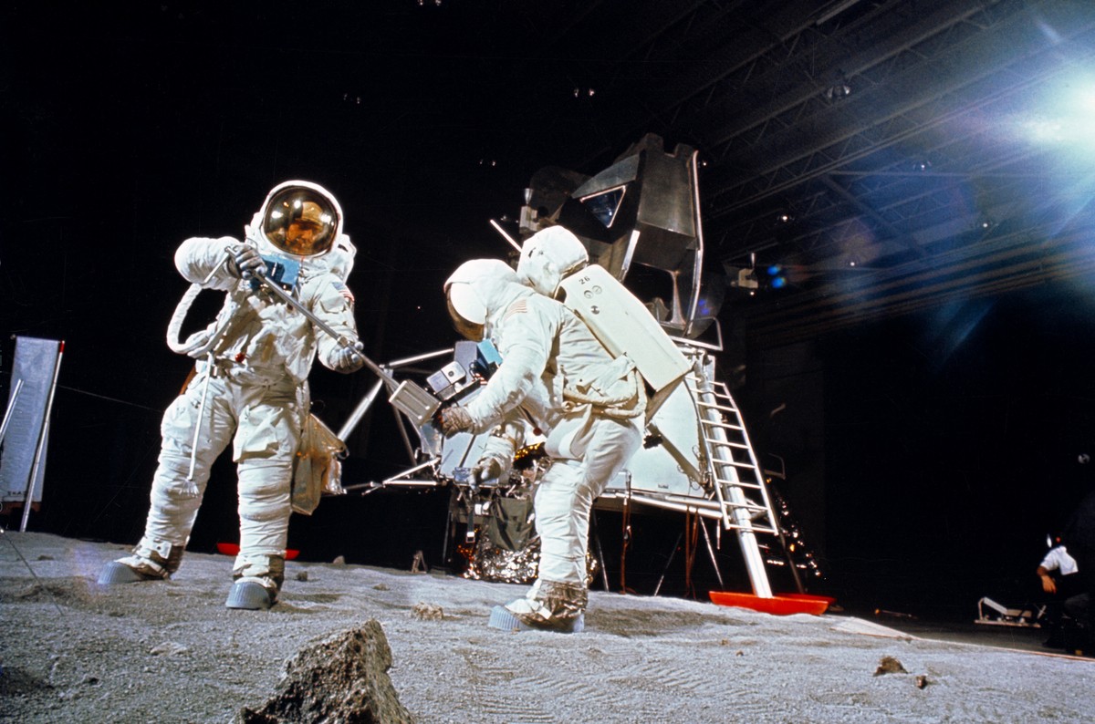 NASA denunciada por fraude: ¿Y si nunca llegaron a la Luna? (Video)