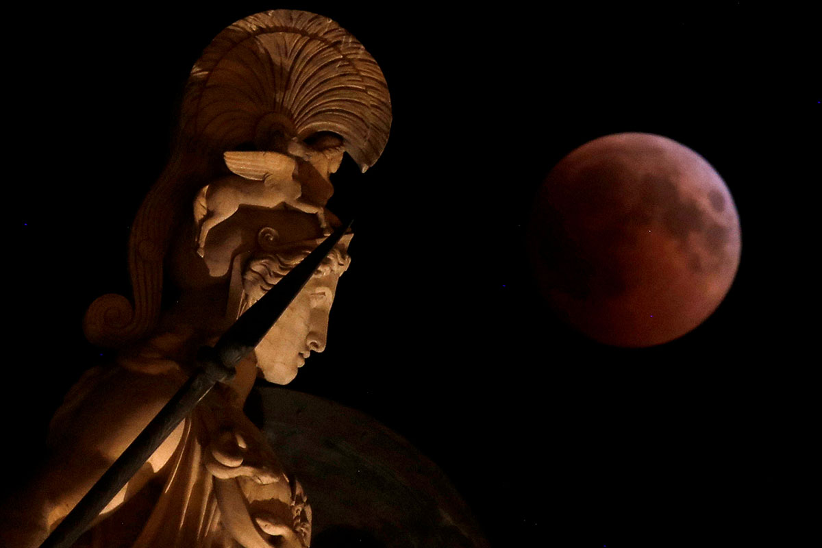 El Eclipse de Luna y el Espectáculo de Marte, Júpiter, Saturno y Venus (Video)