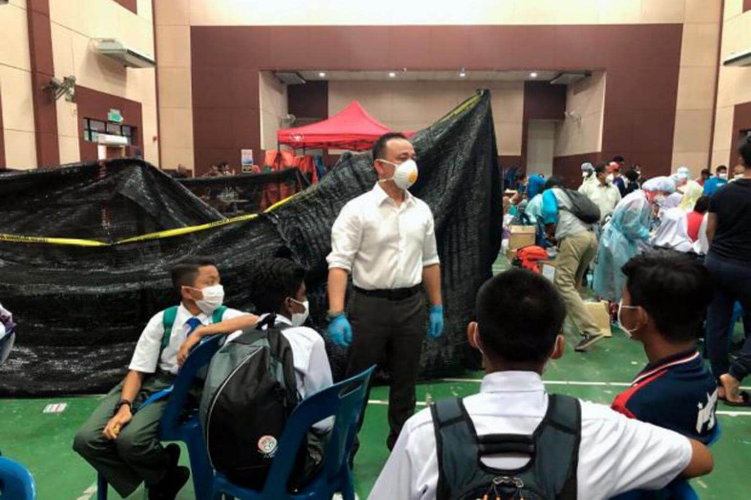 Una fuga química obliga a cerrar más de 100 colegios en Malasia