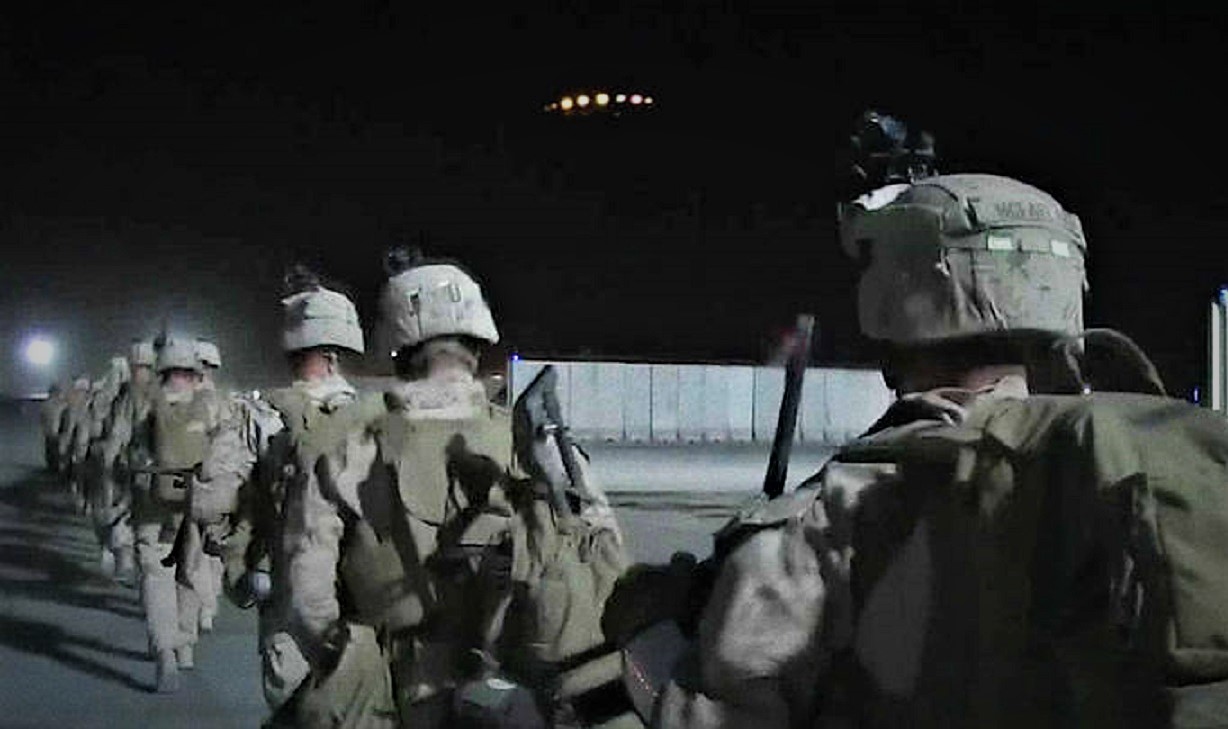 EE.UU. lo admite: ¡OVNIs han visitado sus instalaciones militares! (Video)