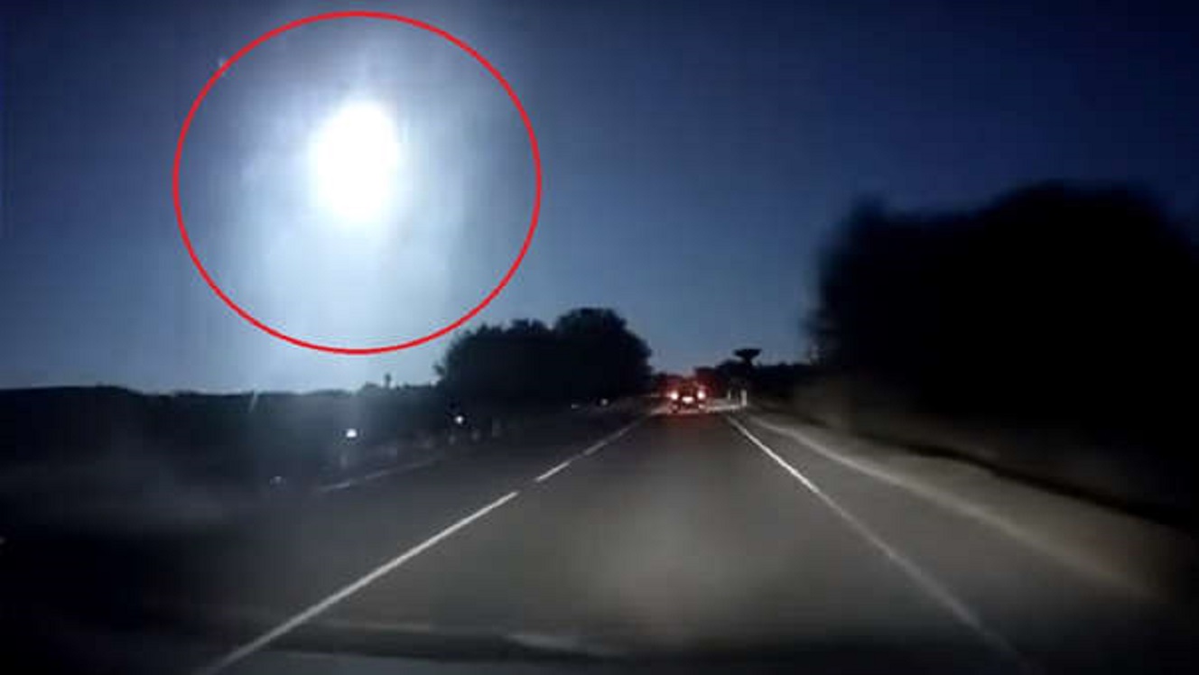 Pánico en el Mediterráneo por la caída de un enorme Meteorito (Video)