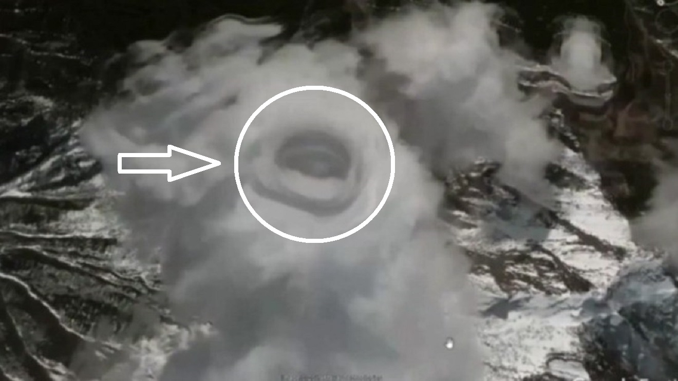 Extraña formación en una nube es captada por Google Earth (Video)