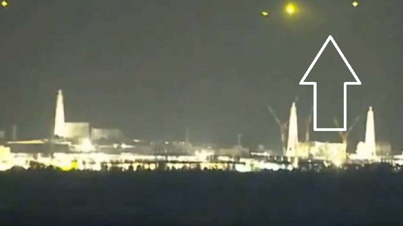 Cinco OVNIs aparecen sobre la central nuclear de Fukushima (Video)
