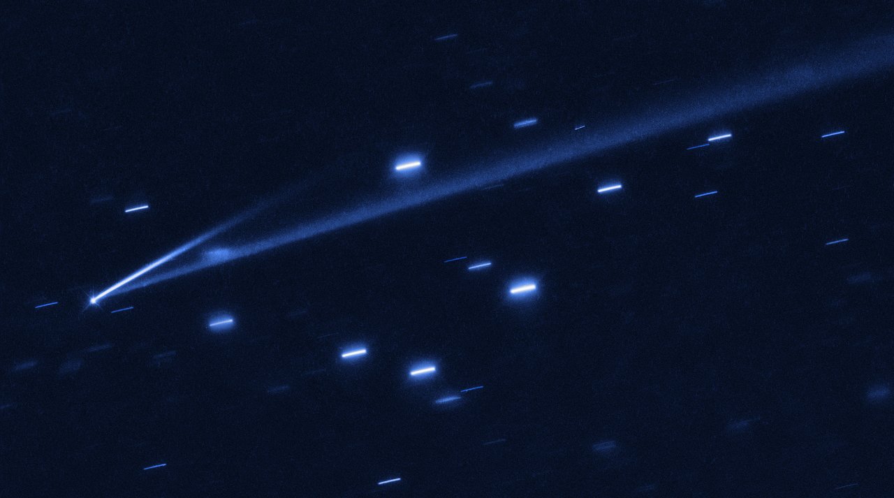 Este extraño asteroide con dos colas ha cambiado de color «de la noche a la mañana»