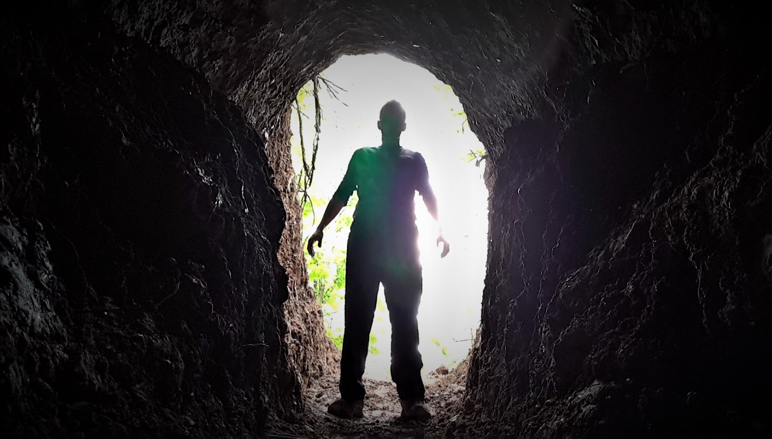 Desaparece de la faz de la Tierra investigando una «cueva sobrenatural» (Video)