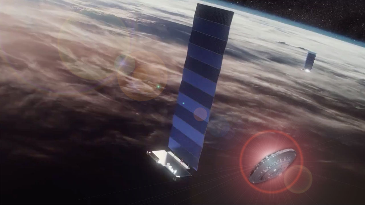 Un OVNI casi impacta con un satélite de SpaceX (Video)