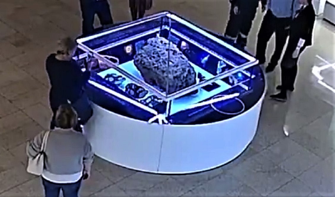 ¿El meteorito de Cheliábinsk «tiene el poder» de mover objetos? (Video)