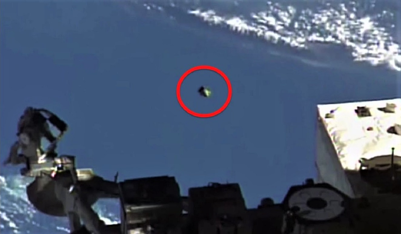 NASA graba un OVNI que siguió a la EEI durante 20 minutos (Video)