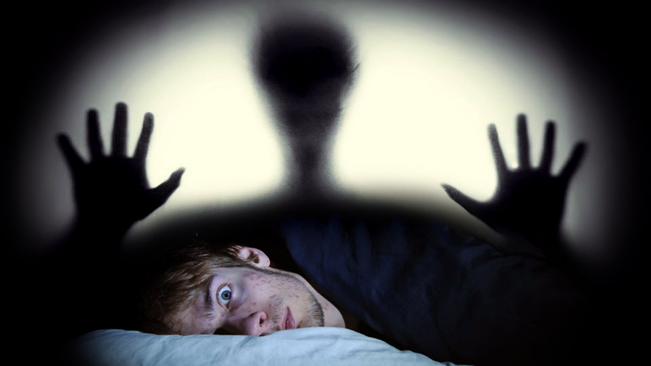 Parálisis del sueño y abducciones extraterrestres: ¿existe relación? (Video)