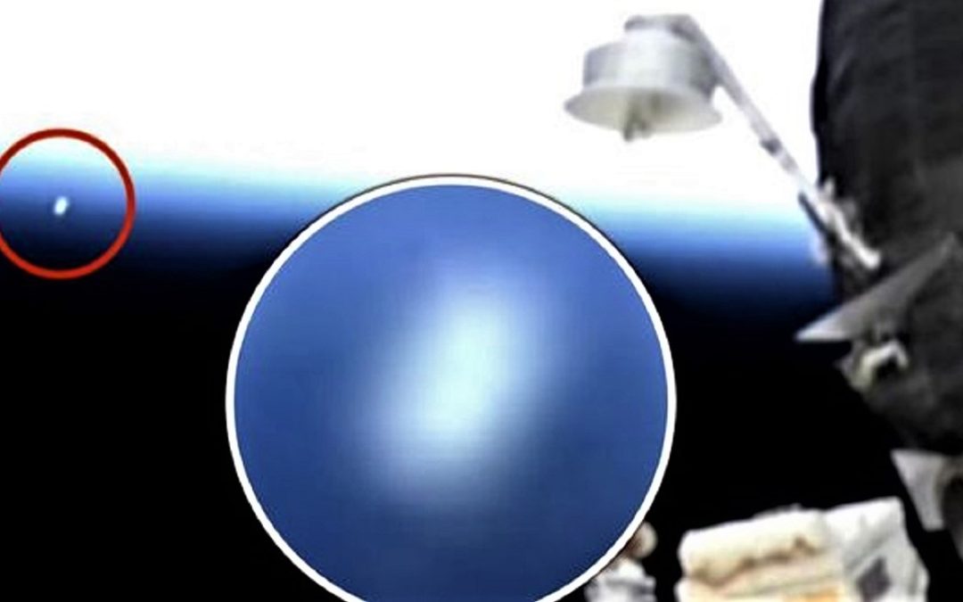 Un OVNI es captado por la EEI «despegando desde la Tierra» (Video)