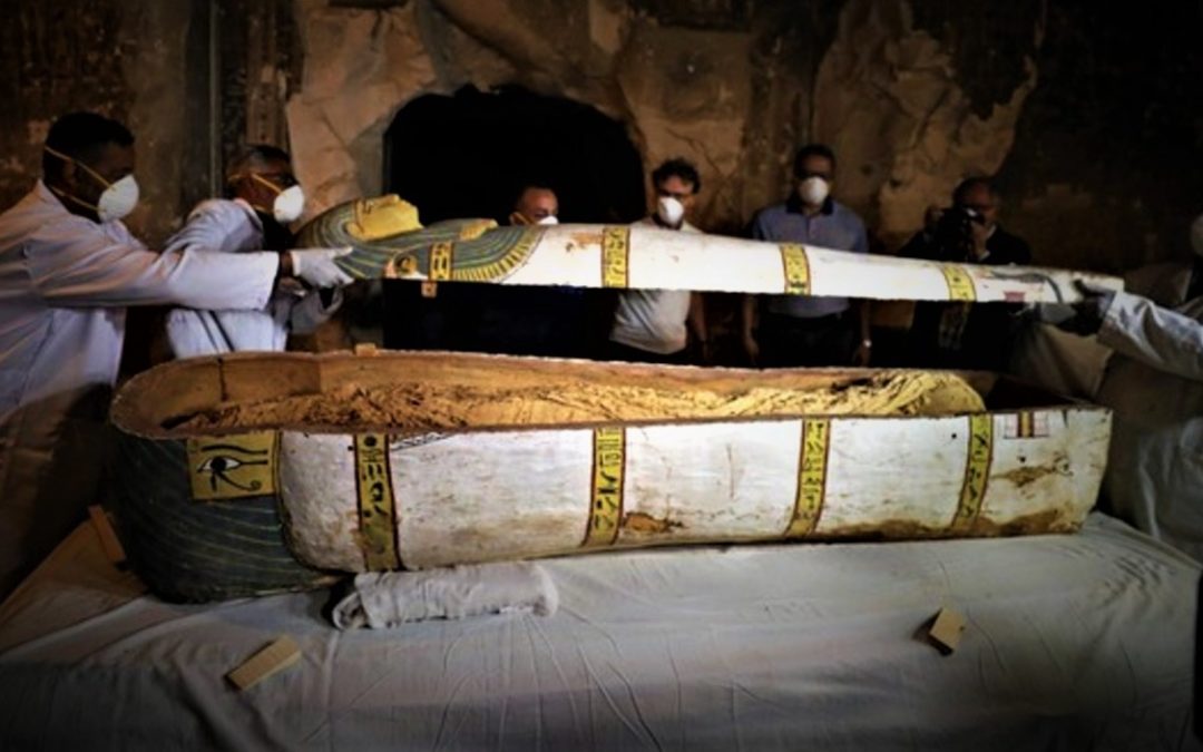 100 nuevos sarcófagos intactos en Egipto: “el mayor hallazgo del año”