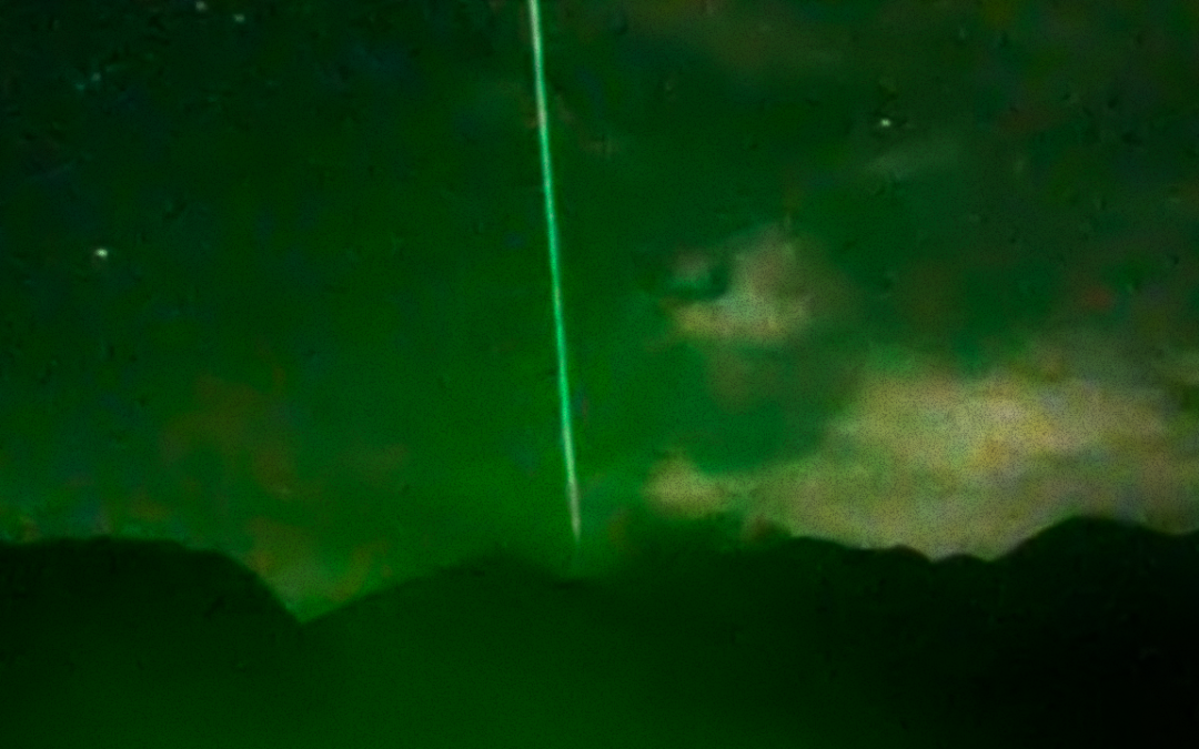 Un extraño «rayo verde» es capturado sobre el volcán Sakurajima (Video)
