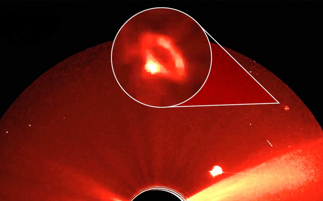 Astrónomos captan un impresionante «OVNI anillo» cerca del Sol (Video)