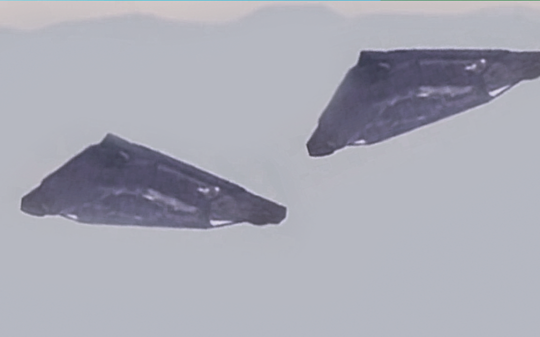 Graban 2 impresionantes «naves TR-3B» volando a gran velocidad (Video)