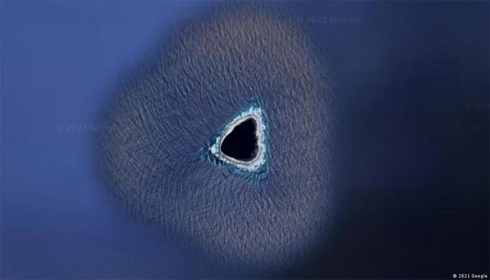¿Un agujero negro en el Pacífico? El misterio de la Isla Negra vista con Google Maps