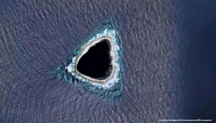 ¿Un agujero negro en el Pacífico? El misterio de la Isla Negra vista con Google Maps
