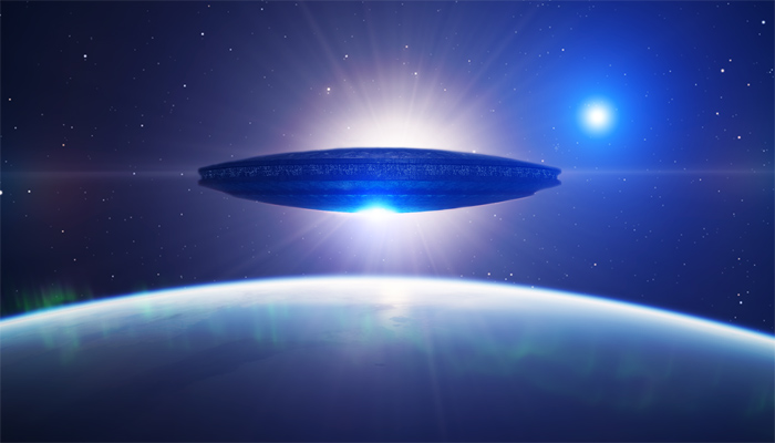 Uri Geller: El psíquico que asegura que los extraterrestres están preparándose para aterrizar