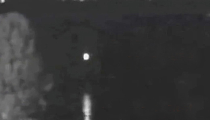 Orbe luminoso es captado flotando cerca de una base militar rusa