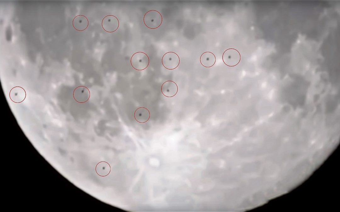 Una impactante «flota de 38 OVNIs» pasó cerca de la Luna (Video)