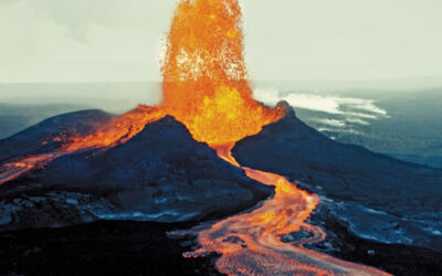 El volcán más grande del mundo ha entrado en erupción (Video)