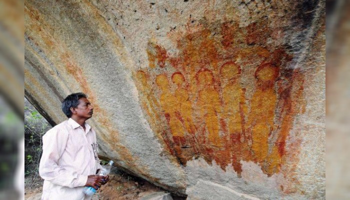 Pinturas rupestres de 10.000 años con OVNIs y alienígenas encontradas en la India
